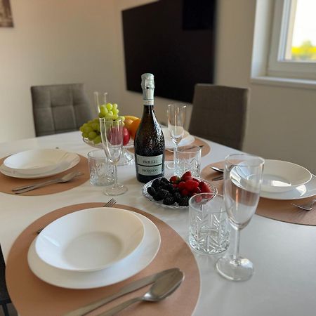 Byt Apartman 74M2 Vyhled Klid Priroda Prague Exterior photo