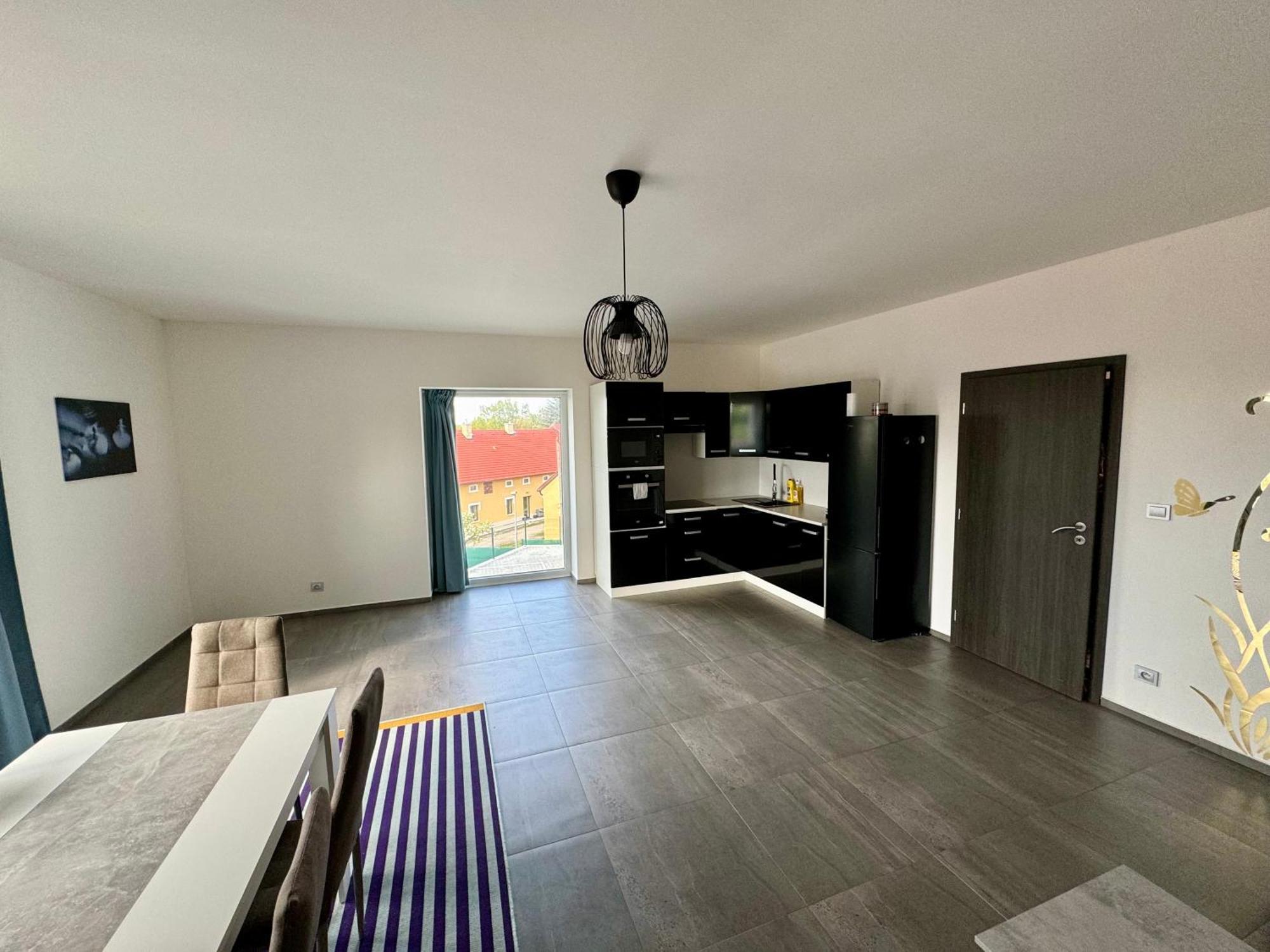 Byt Apartman 74M2 Vyhled Klid Priroda Prague Exterior photo